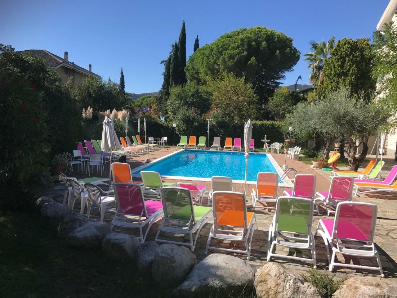 Le Di Paola Aparthotel Loano